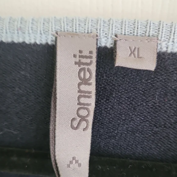 Classic Wool V-Neck Sweater in Navy with Light Blue Accents - Picture 2 of 4